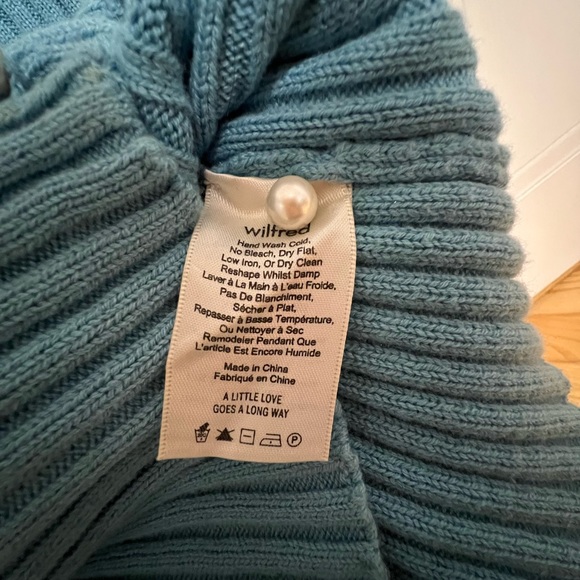 Aritzia Wilfred Little Pearl Cardigan - Blue - Picture 4 of 4